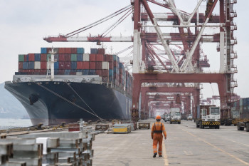 Čínský export vykazuje značný růst. Evropa čelí novému tlaku
