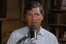 Je to šílenec a tyran, tvrdí o Zelenském Tucker Carlson