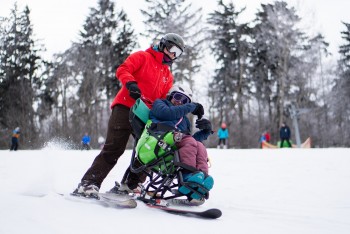 Dny na monoski lákají na sjezdovky